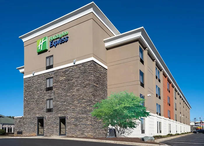 Holiday Inn Express & Suites Greensboro - I-40 At Wendover By Ihg